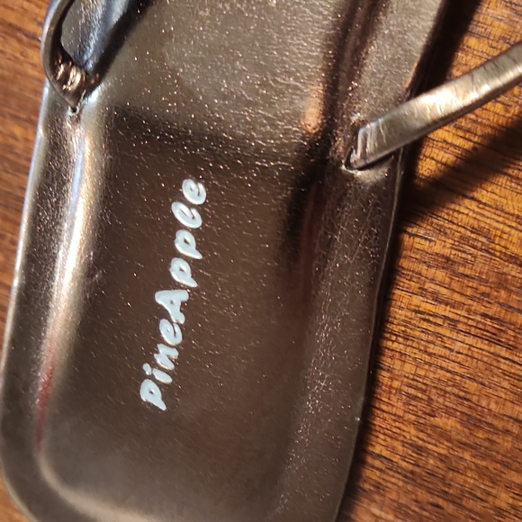 💙10 For $20 Pineapple flip flops - Picture 3 of 4